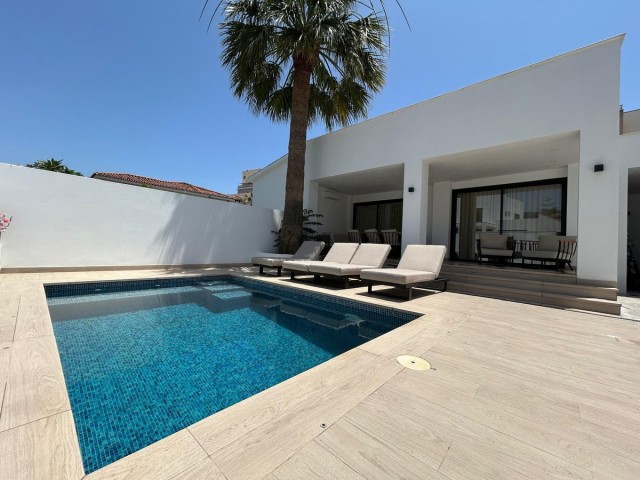 7 Bedrooms Villa in Benalmadena Costa