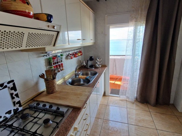 Apartamento con 3 Dormitorios  en Estepona