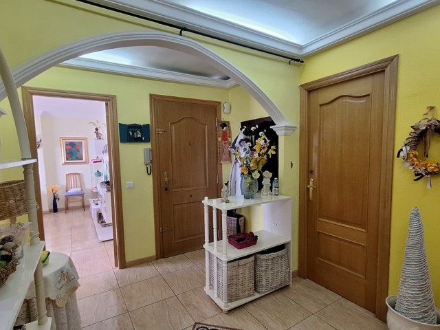 Apartamento con 3 Dormitorios  en Estepona