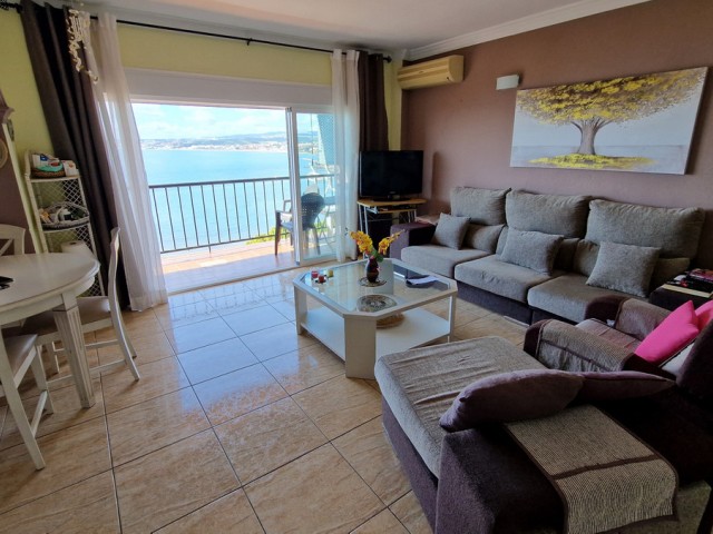 Apartamento con 3 Dormitorios  en Estepona