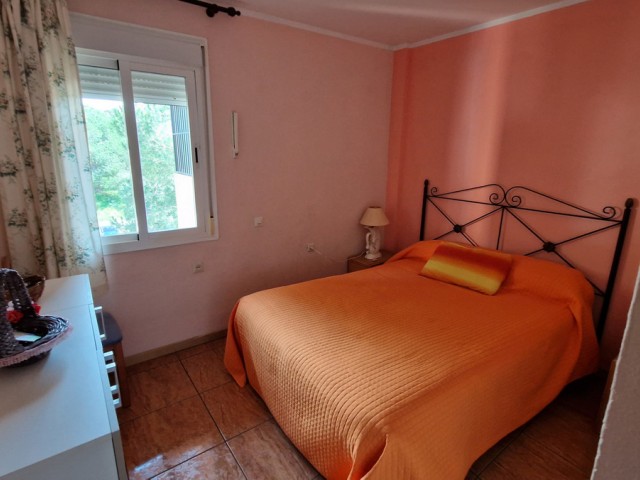 Apartamento con 3 Dormitorios  en Estepona