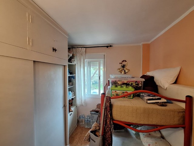 Apartamento con 3 Dormitorios  en Estepona