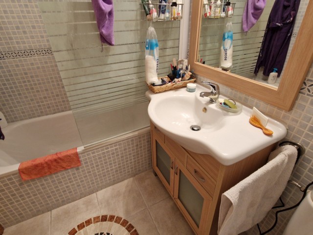 Apartamento con 3 Dormitorios  en Estepona