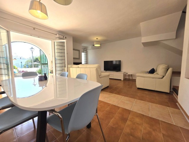 Maison mitoyenne avec 3 Chambres  à Casares Playa