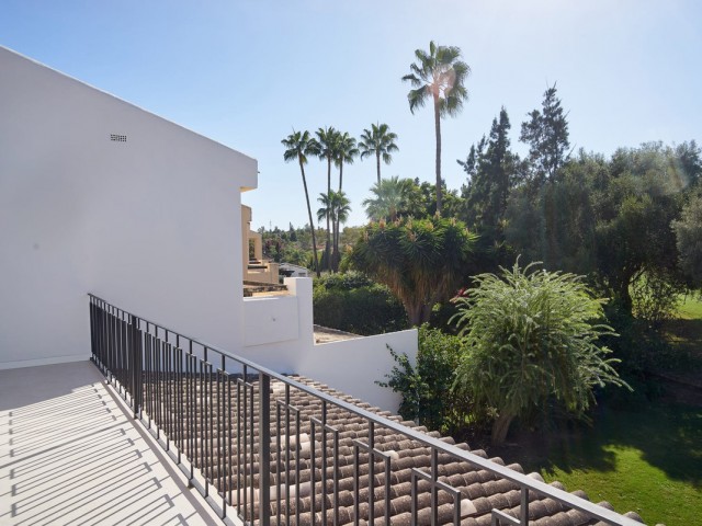 4 Schlafzimmer Reihenhaus in Nueva Andalucía