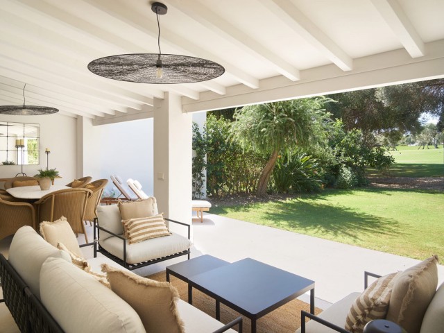 4 Schlafzimmer Reihenhaus in Nueva Andalucía