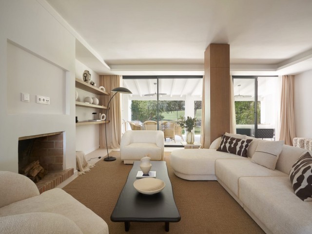 4 Schlafzimmer Reihenhaus in Nueva Andalucía