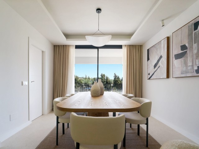 4 Schlafzimmer Reihenhaus in Nueva Andalucía