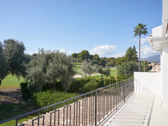 4 Schlafzimmer Reihenhaus in Nueva Andalucía