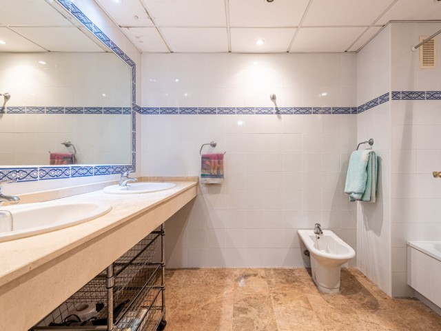 Apartamento con 2 Dormitorios  en San Pedro de Alcántara