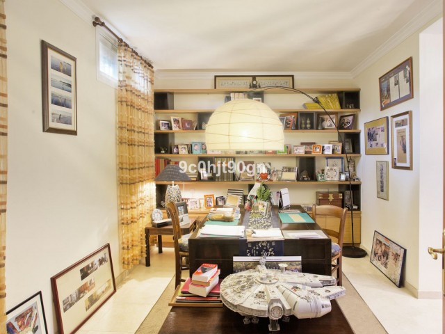 6 Bedrooms Villa in Elviria