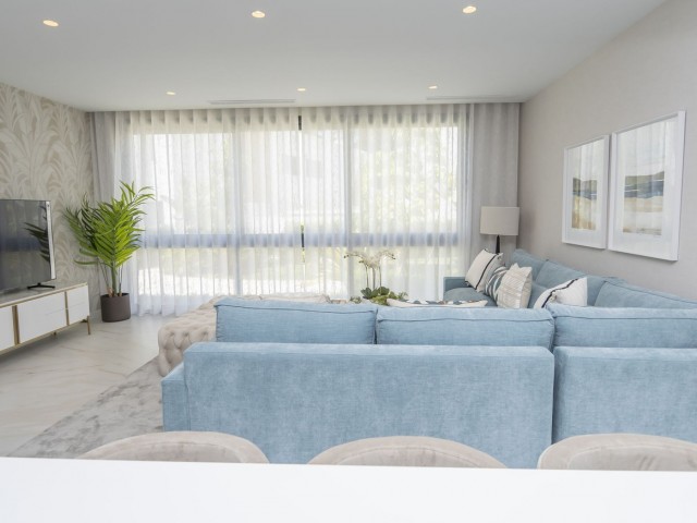 4 Schlafzimmer Reihenhaus in Marbella