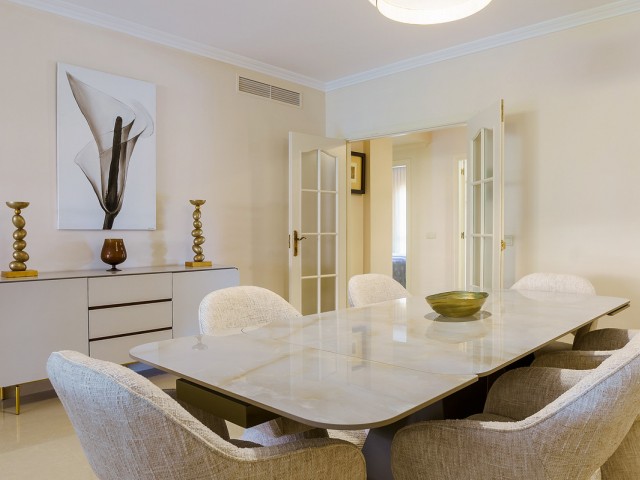 2 Bedrooms Apartment in Puerto Banús
