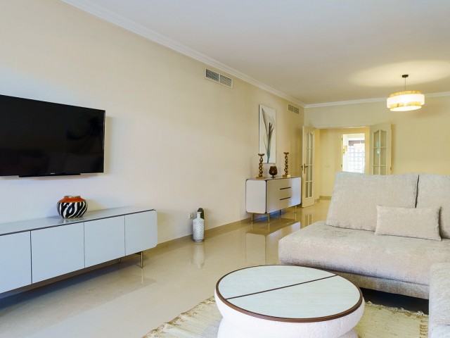 2 Bedrooms Apartment in Puerto Banús