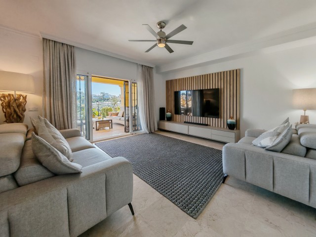 Maison mitoyenne avec 4 Chambres  à Riviera del Sol