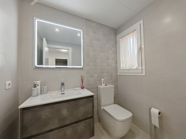 Maison mitoyenne avec 4 Chambres  à Riviera del Sol