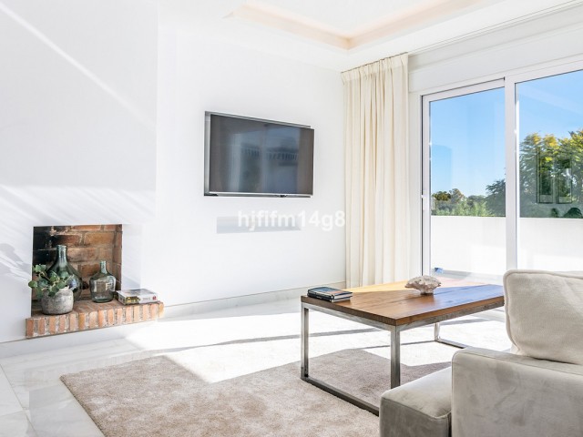Penthouse avec 3 Chambres  à Nueva Andalucía