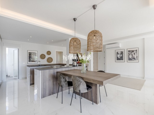 Penthouse avec 3 Chambres  à Nueva Andalucía