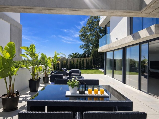 2 Schlafzimmer Villa in Nueva Andalucía