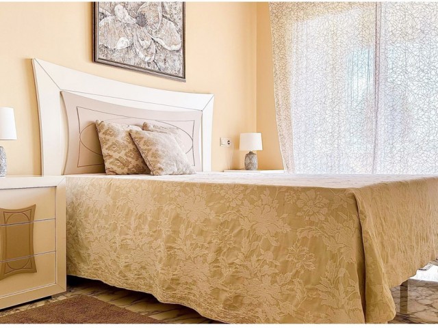 Apartment, El Faro, R4897357