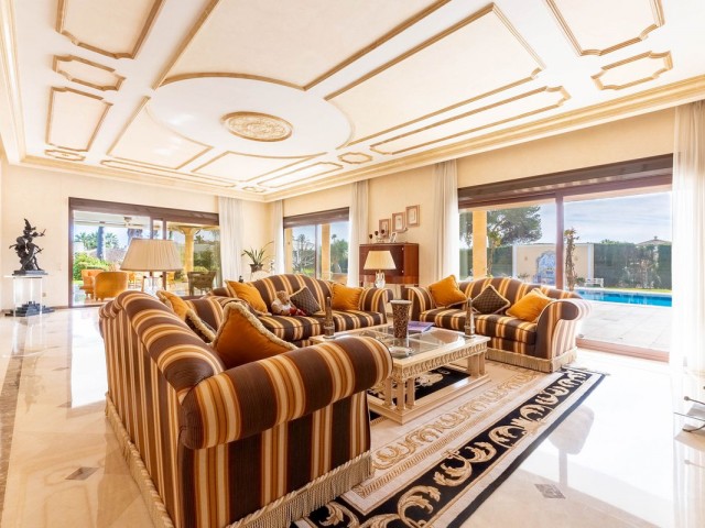 7 Bedrooms Villa in Los Monteros