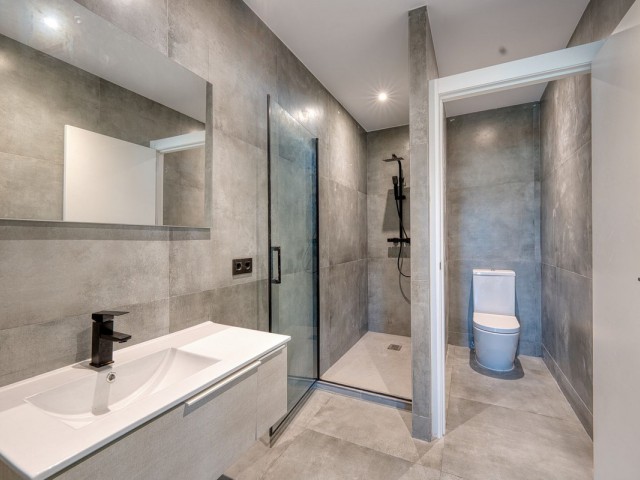 Villa avec 4 Chambres  à Istán