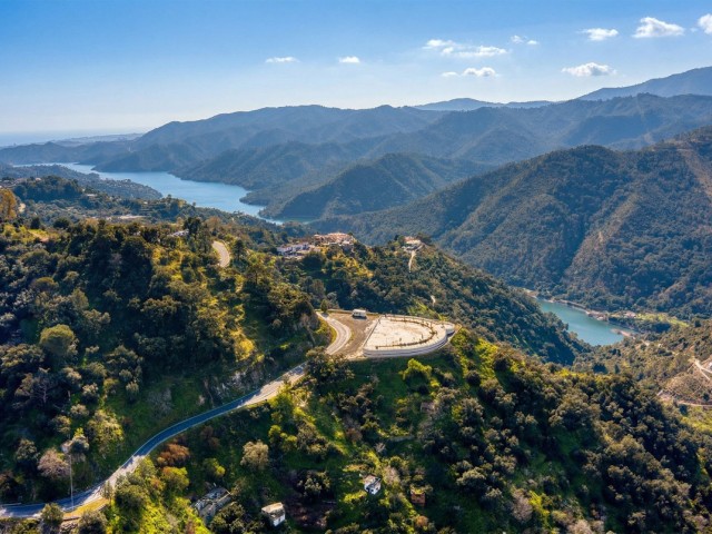 Villa avec 4 Chambres  à Istán