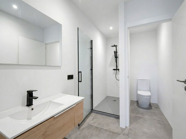 Villa avec 4 Chambres  à Istán