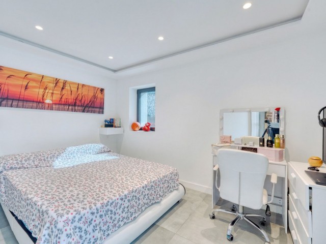 Villa avec 4 Chambres  à Istán