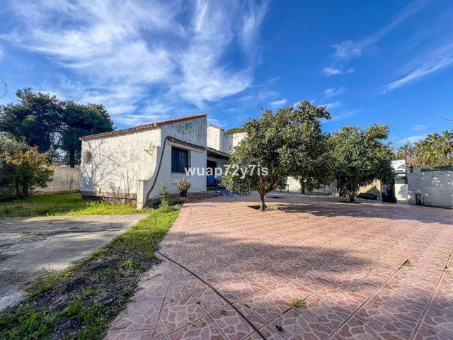 Villa New Golden Mile - R5327605