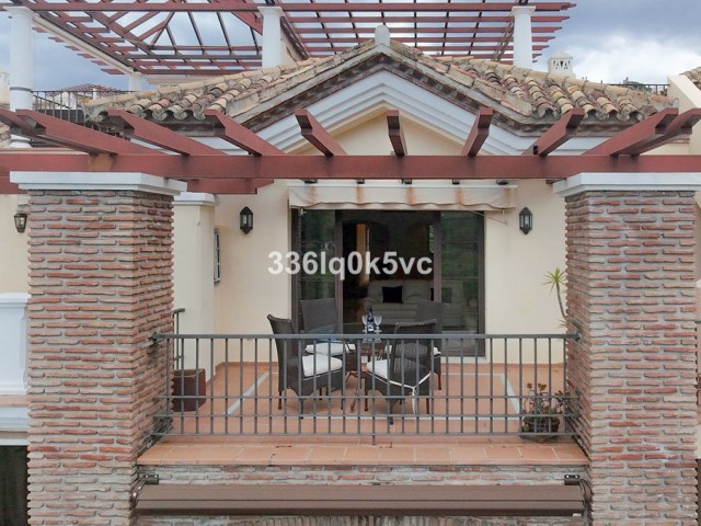 5 Bedrooms Apartment in Benahavís