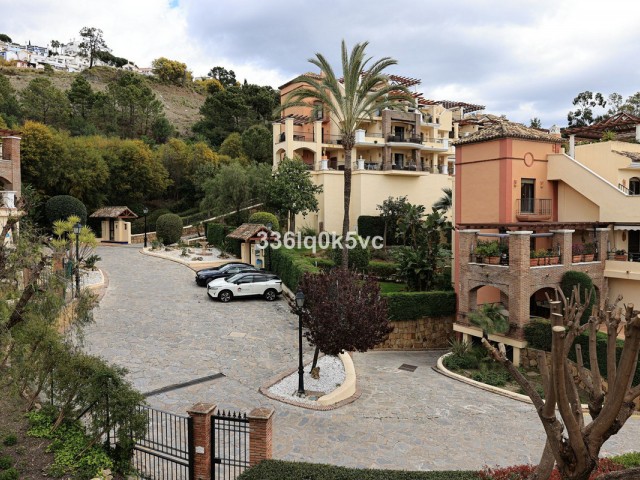 5 Bedrooms Apartment in Benahavís