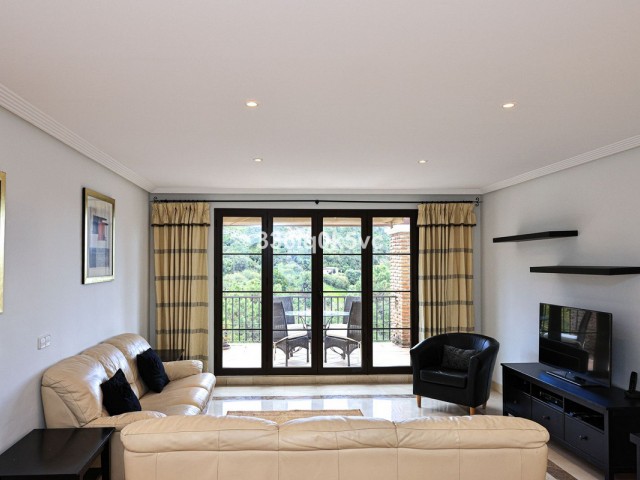 5 Bedrooms Apartment in Benahavís