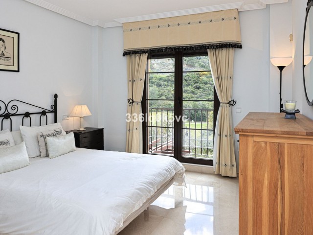 5 Bedrooms Apartment in Benahavís