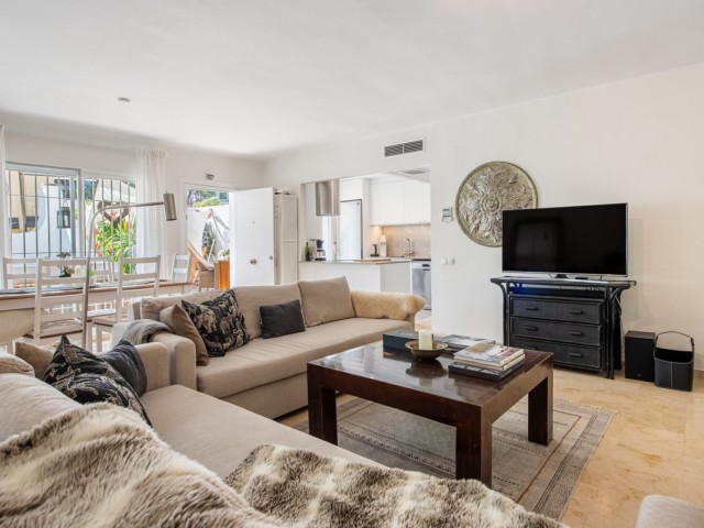 Huoneisto, Rio Real, R5330821