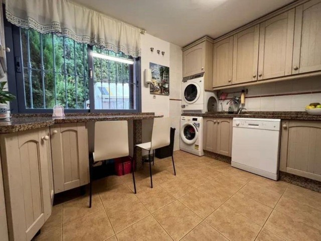 5 Slaapkamer Rijtjeshuis in Nueva Andalucía