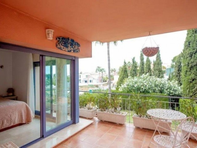 5 Slaapkamer Rijtjeshuis in Nueva Andalucía