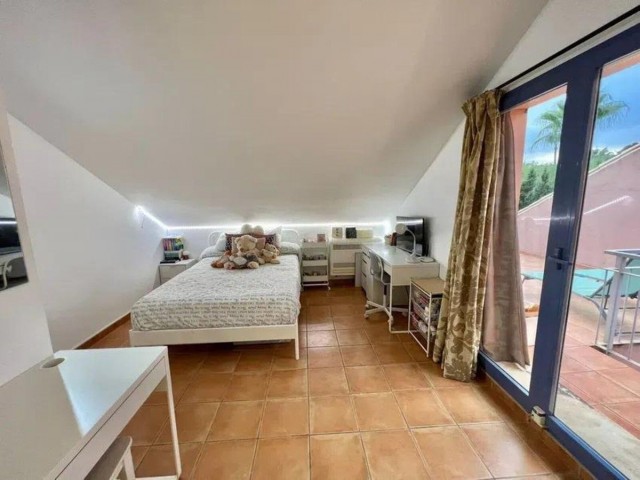 5 Slaapkamer Rijtjeshuis in Nueva Andalucía