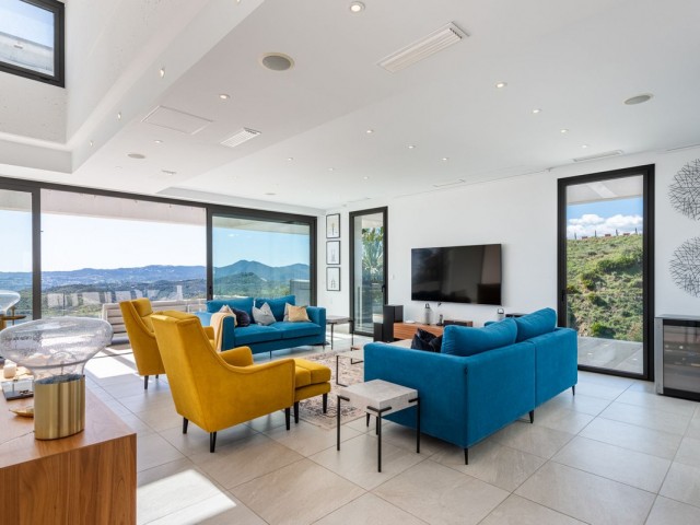 4 Makuuhuoneen Huvila Mijas