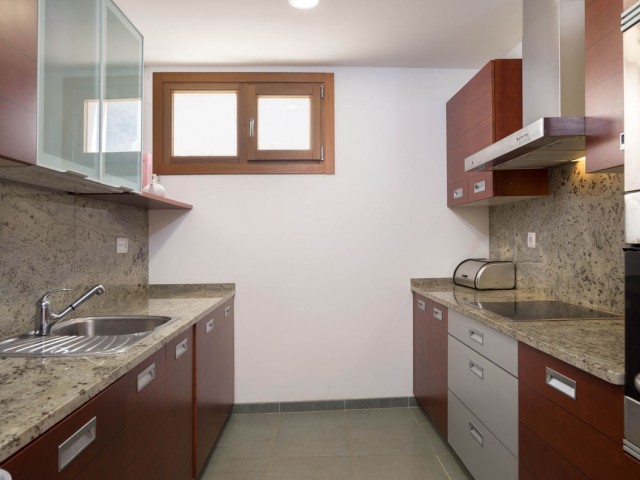 Apartment, Altos de los Monteros, R5332495