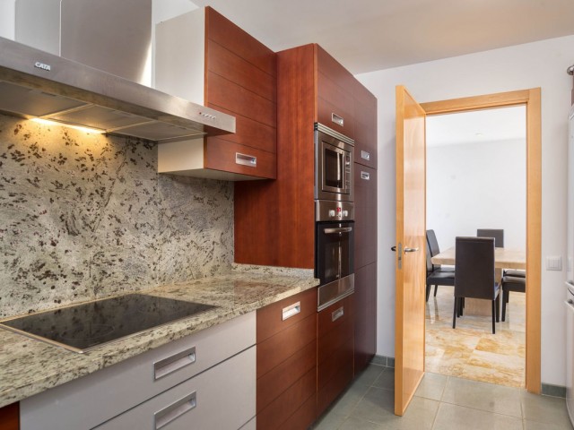 Huoneisto, Altos de los Monteros, R5332495