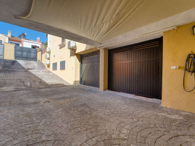 5 Soveroms Villa i Guadalmina Alta