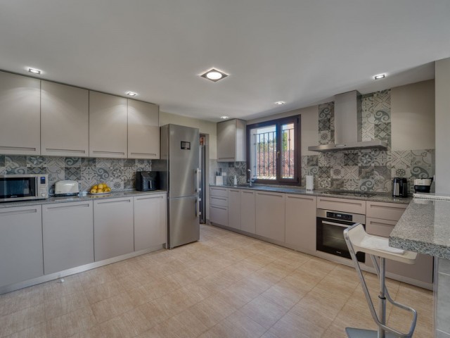 5 Bedrooms Villa in Guadalmina Alta