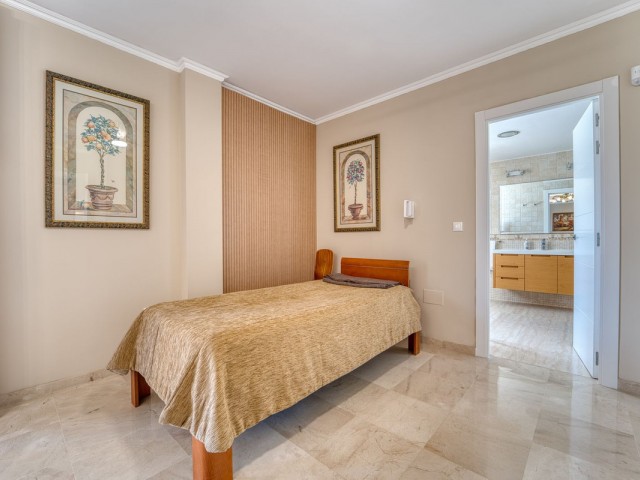 5 Bedrooms Villa in Guadalmina Alta