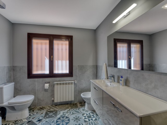 5 Bedrooms Villa in Guadalmina Alta