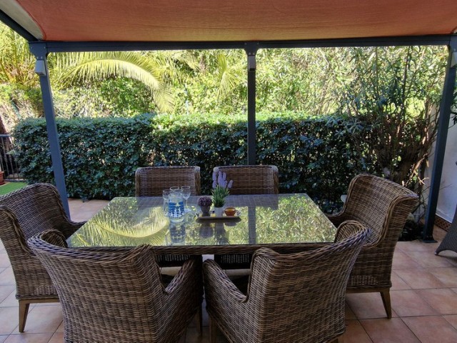 Rijtjeshuis, La Duquesa, R5333041