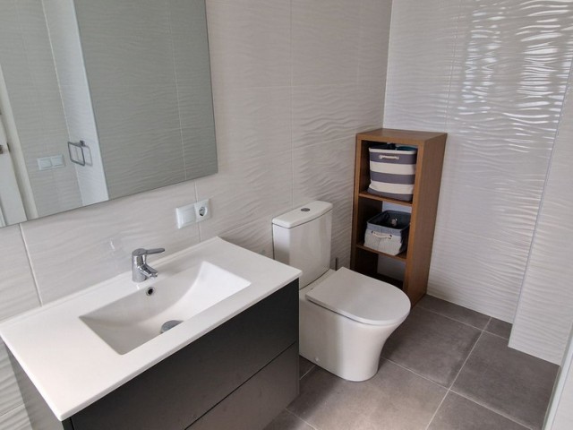 Maison mitoyenne avec 3 Chambres  à La Duquesa