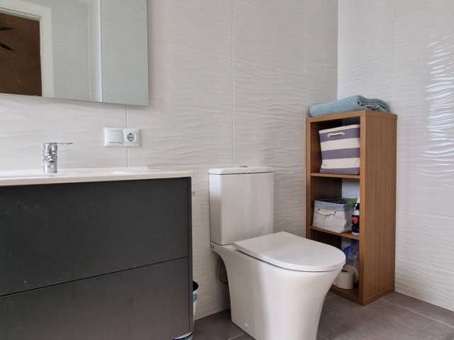 Maison mitoyenne avec 3 Chambres  à La Duquesa