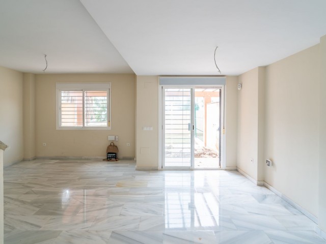 4 Slaapkamer Rijtjeshuis in Calahonda