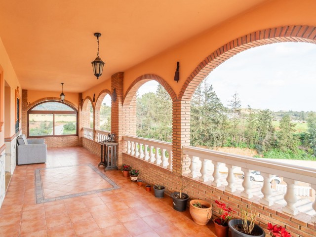 5 Bedrooms Villa in Mijas